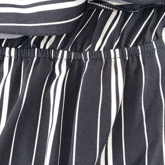 Express B&W stripe 3/4 sleeve jumpsuit w/front knot tie sz M - Picture 10 of 13